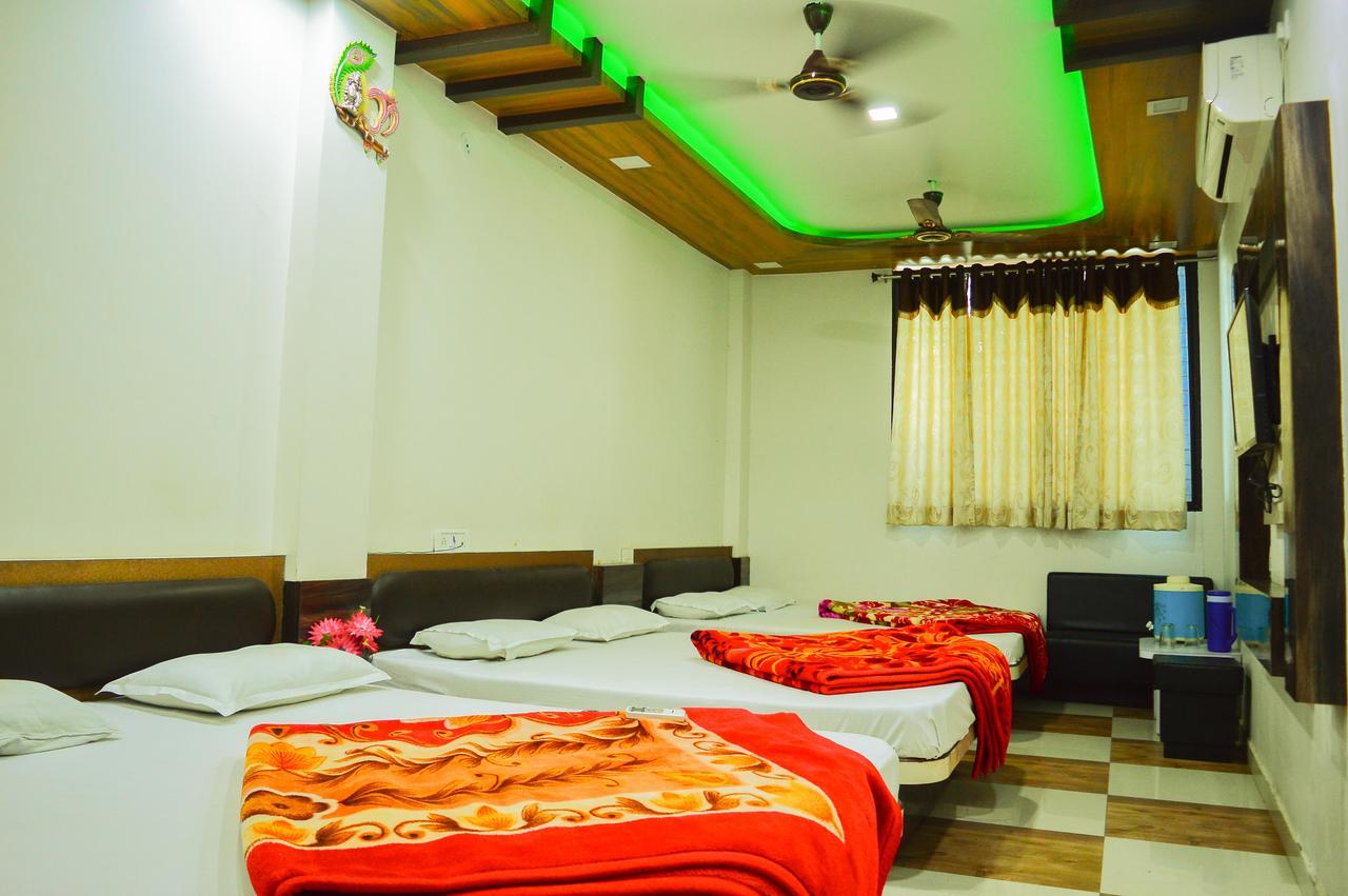 Hotel Shree Dwarkadhish Palace Ujjain Exterior foto